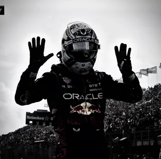 Apex Speed: Red Bull Racing Helmet